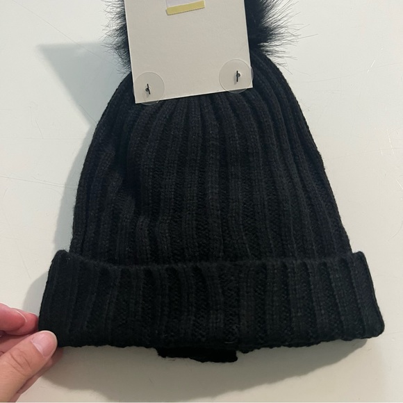 Calvin Klein Pom pom hat and flip-top gloves - Picture 4 of 6